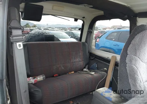 2000 Jeep Wrangler Sport z USA, uszkodzony, nr VIN 1J4FA49S7YP742444